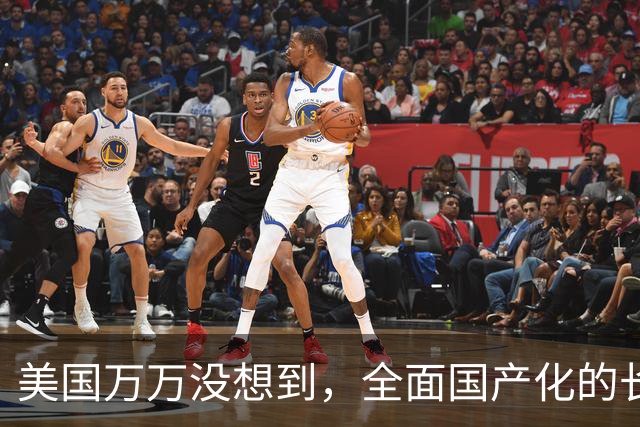美国万万没想到，全面国产化的长江存储，竟在美国”狂扁”美国人